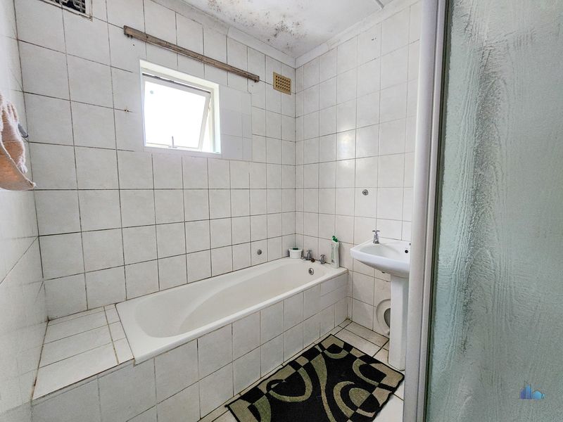 5 Bedroom Property for Sale in Gonubie Eastern Cape